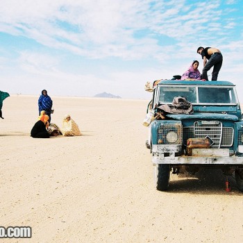 People in Sahara Desert Tracks Sebkhet Oum way to Bir Moghrein, Northern Mauritania