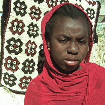 Girl in el Nouamghar fishermen village, Mauritania