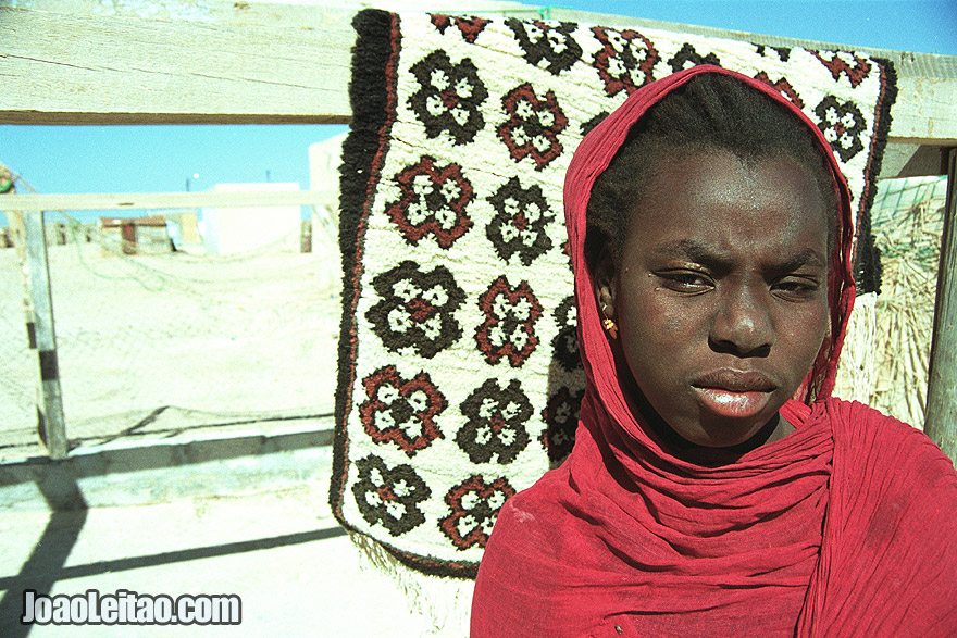 Girl in el Nouamghar fishermen village, Mauritania
