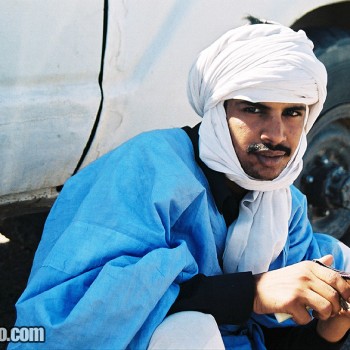 Man near 4WD in Choum, Mauritania